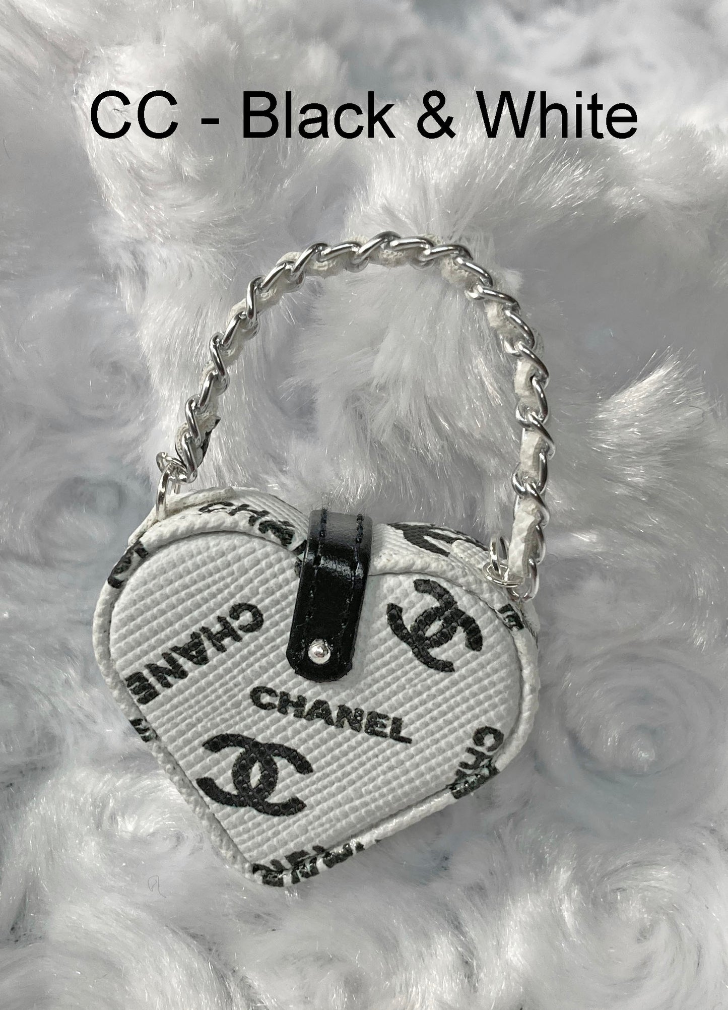 Heart Handbags for 1:6 Dolls like Barbie, Blythe, Integrity, JHA