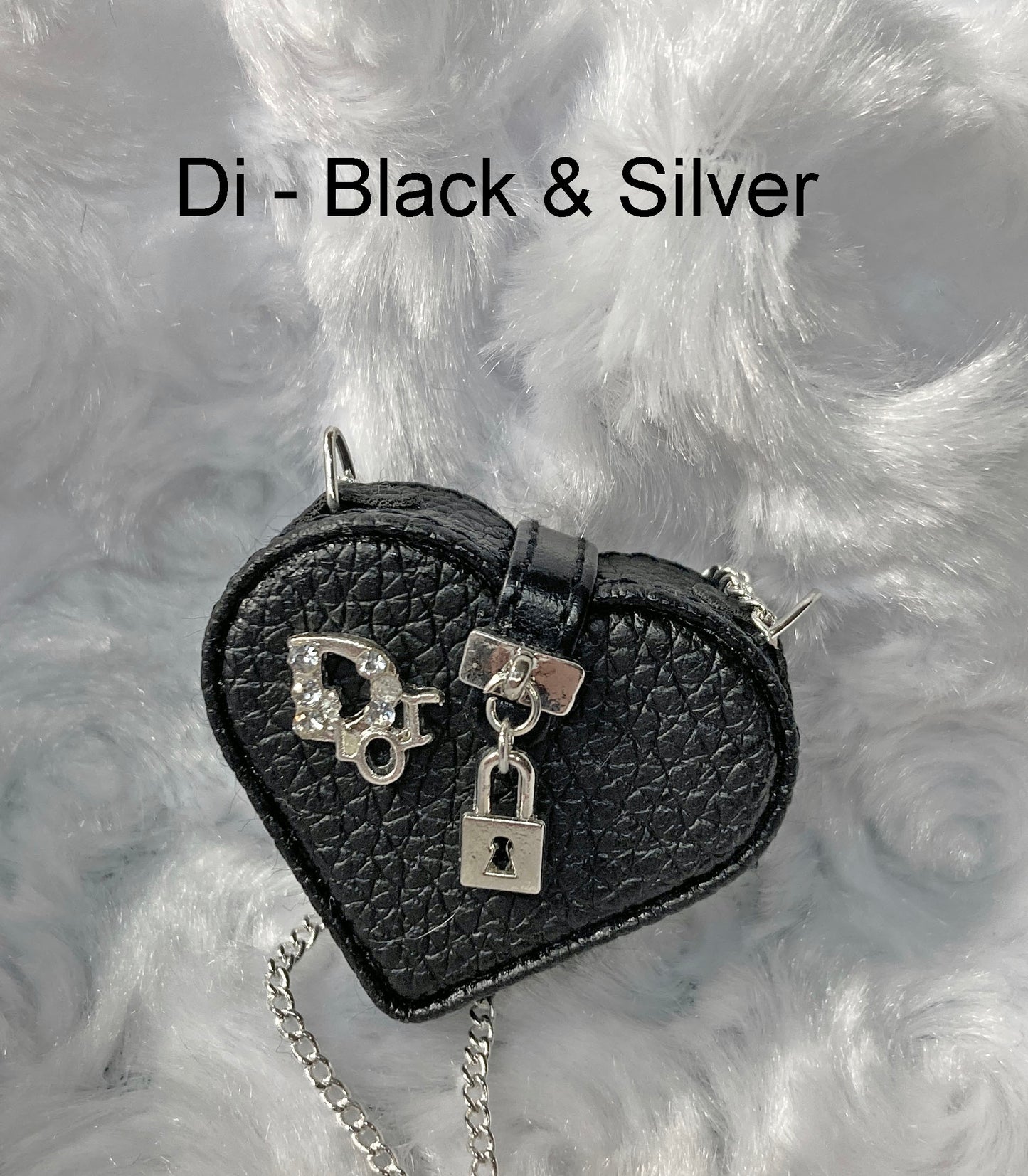 Heart Handbags for 1:6 Dolls like Barbie, Blythe, Integrity, JHA