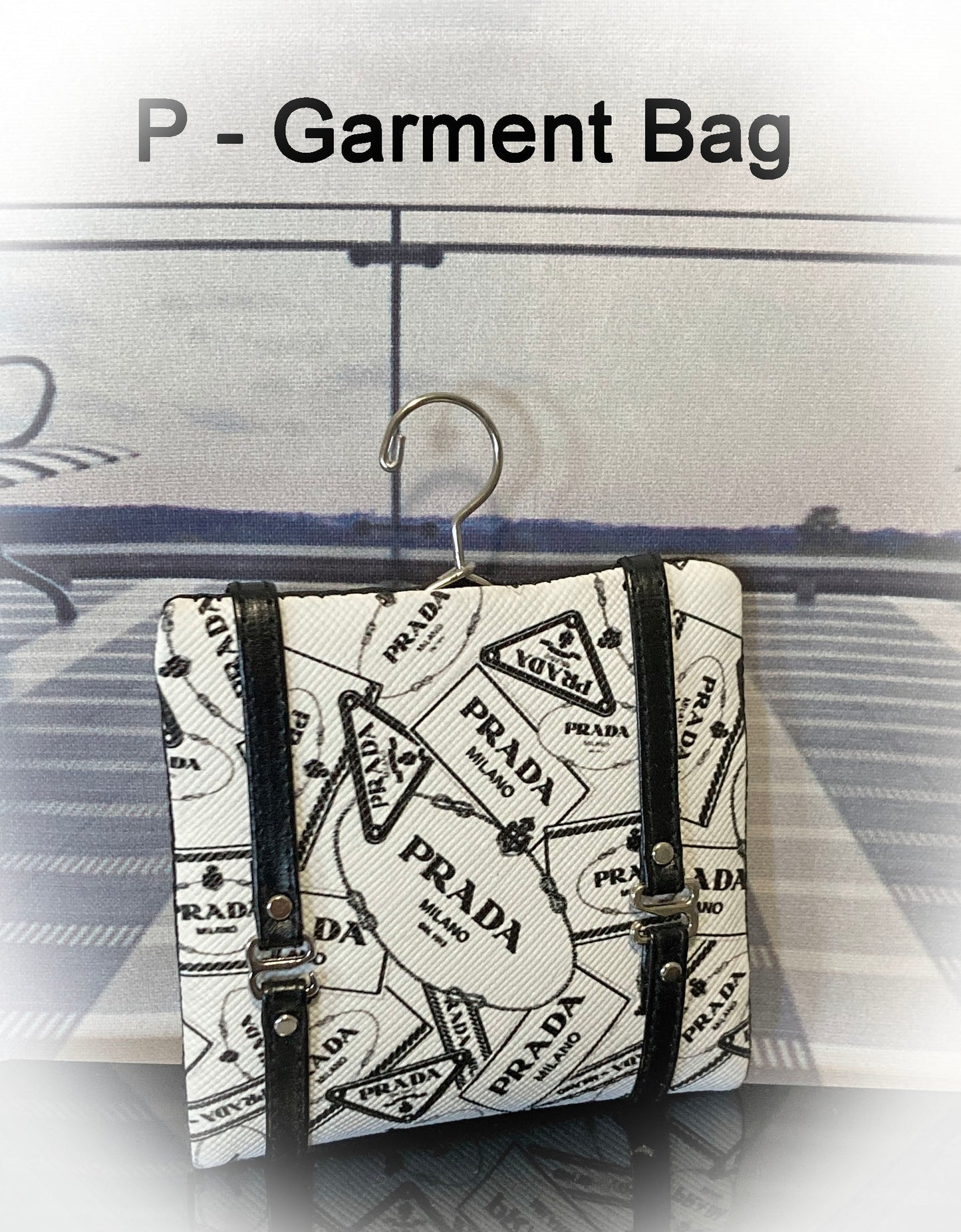 P - Black & White Luggage & Handbags for Barbie or Equivalent Dolls