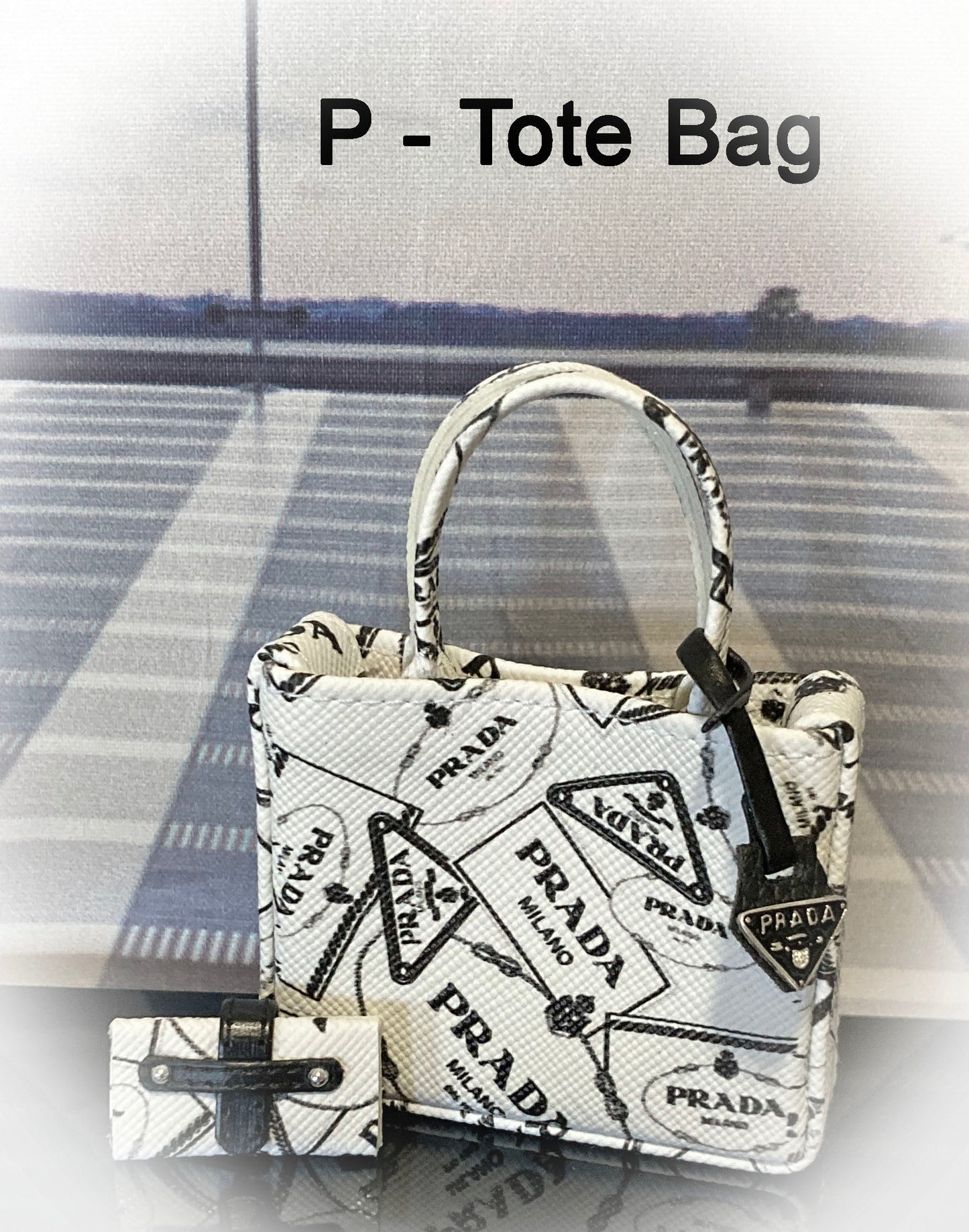 P - Black & White Luggage & Handbags for Barbie or Equivalent Dolls